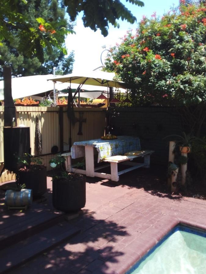 Africas Eden Guesthouse Mookgophong Екстер'єр фото