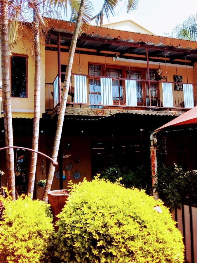 Africas Eden Guesthouse Mookgophong Екстер'єр фото