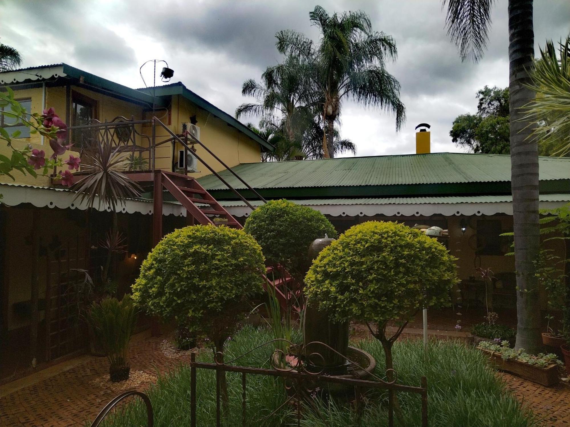 Africas Eden Guesthouse Mookgophong Екстер'єр фото